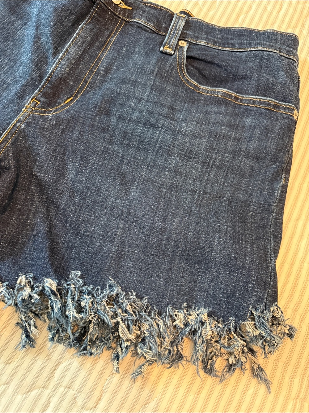 Levi’s Red Tag Dark Wash Denim Shorts - Picture 6 of 14